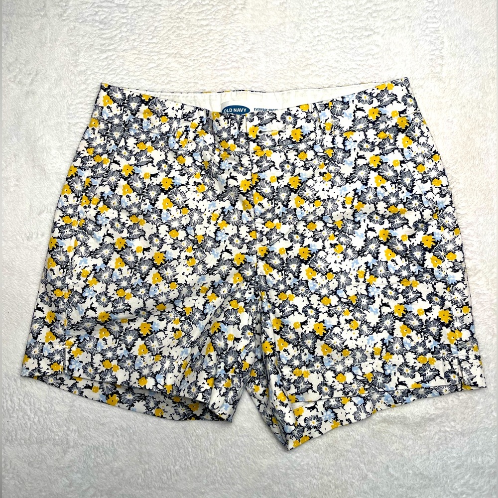 Old Navy Shorts Everyday short mid-rise Size 0